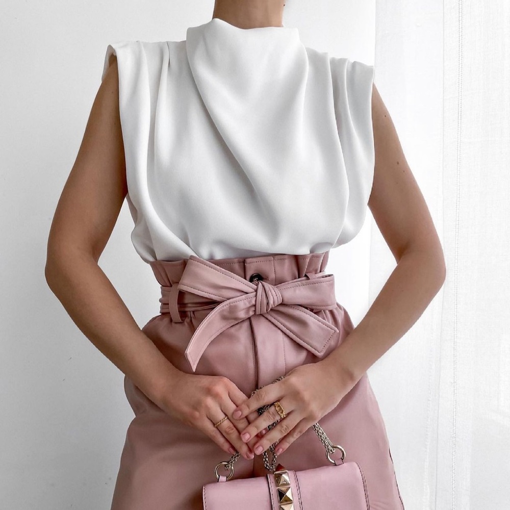 ✨BLOGGER FAVORITE✨ NWT Zara Shoulder Pad Top